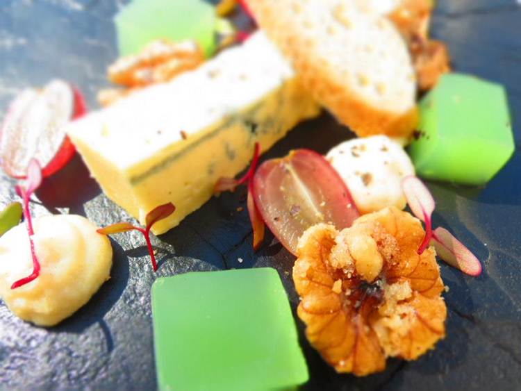 558151_603228316373008_948700677_n