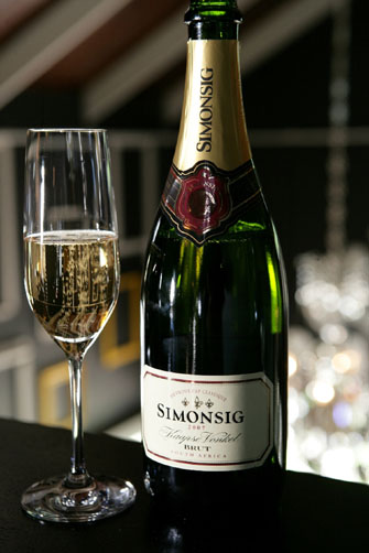 Simonsig Kaapse Vonkel 2007 styled - LR