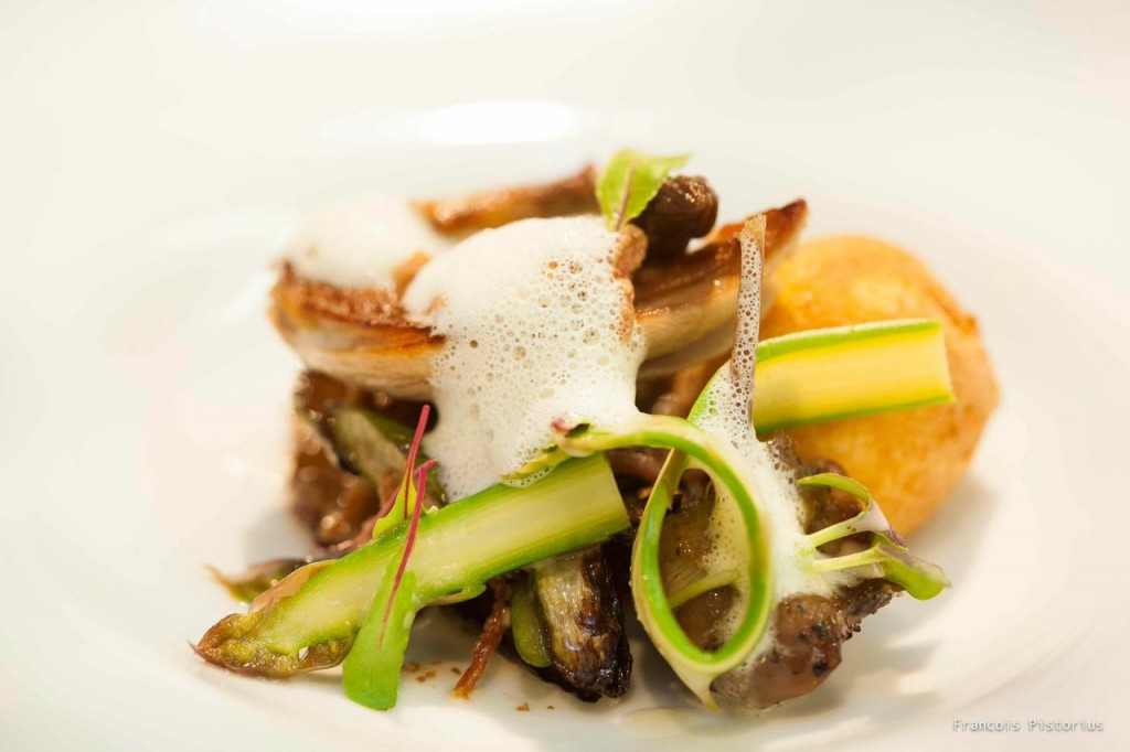 MDQcR6EUX-9sIM111IUTlQ0V-IX4DKU-jj6PCOoq3oY