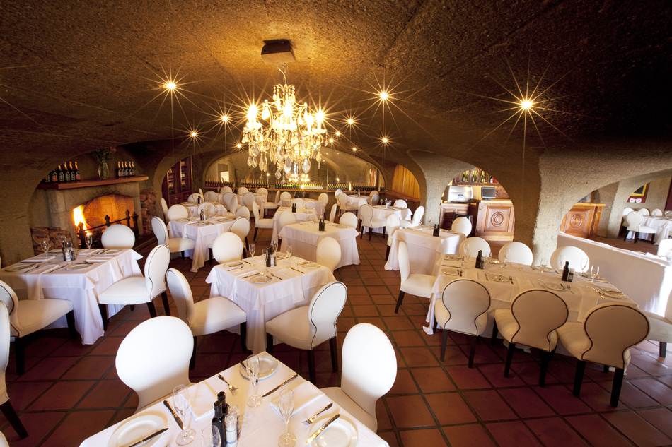 Haute Cabriere Cellar Restaurant Interior (4)