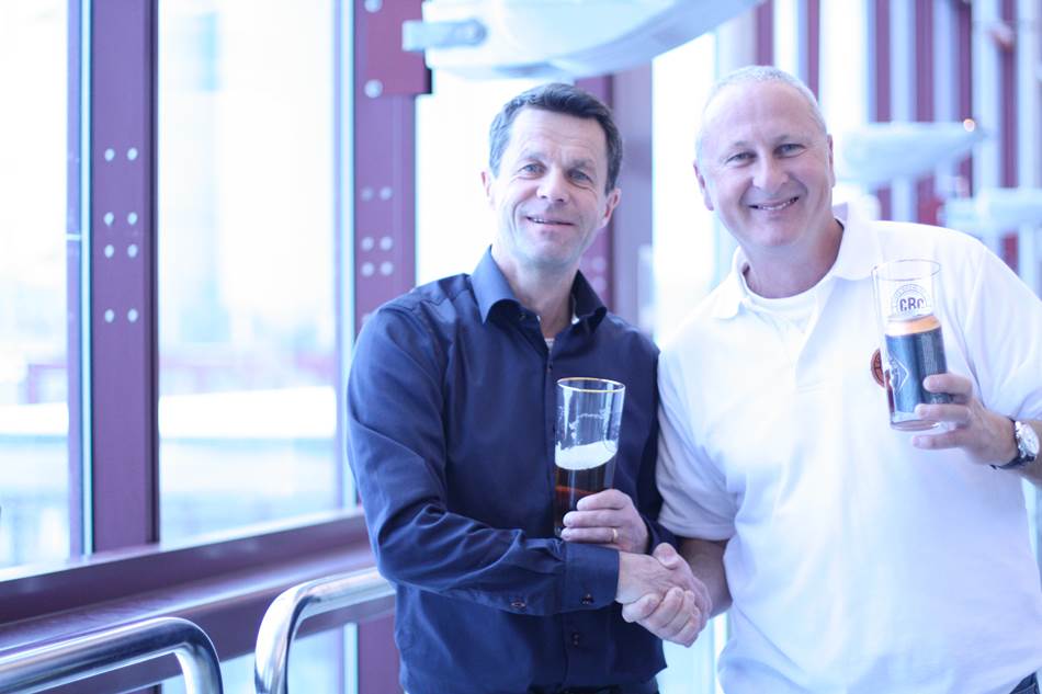 CBC Brewmaster Wolfgang Koedel & Åbro Brewmaster Lennarth Anemyr with the CBC Pale Ale Can