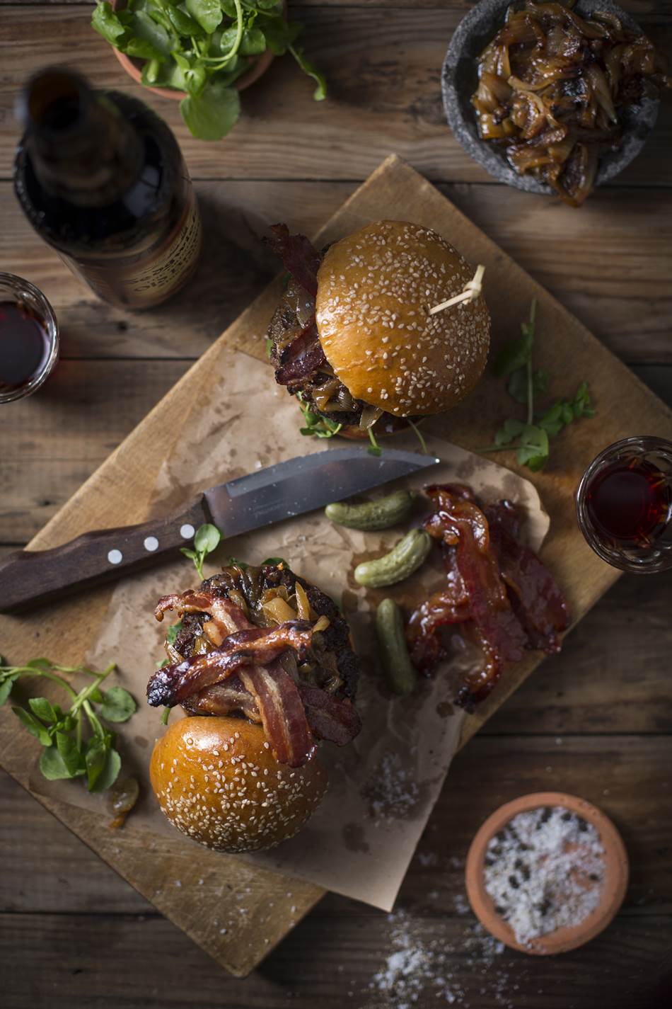 Sedgwick's Old Brown Burger 01 (HR)